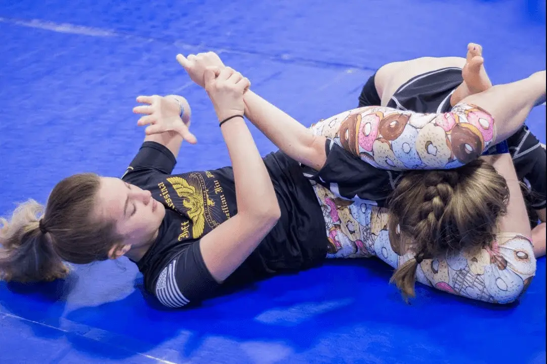 10 Reasons Why Women Should Train Jiu Jitsu